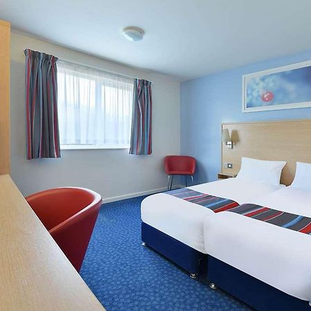 Travelodge Northampton Upton Way Bilik gambar